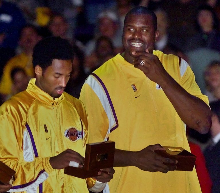 Kobe Bryant’s 2000 Lakers ring gifted to father up for grabs at auction