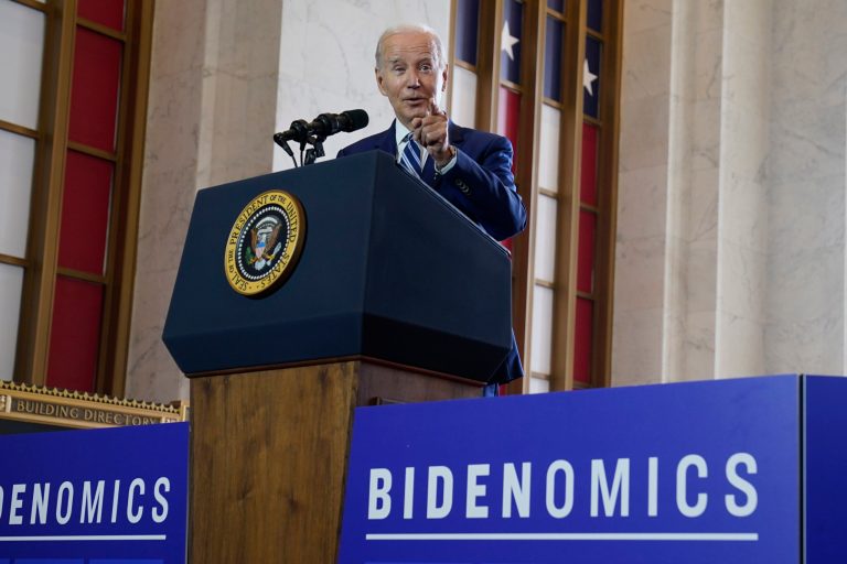 Buying votes by forgiving student debts is a bad campaign idea