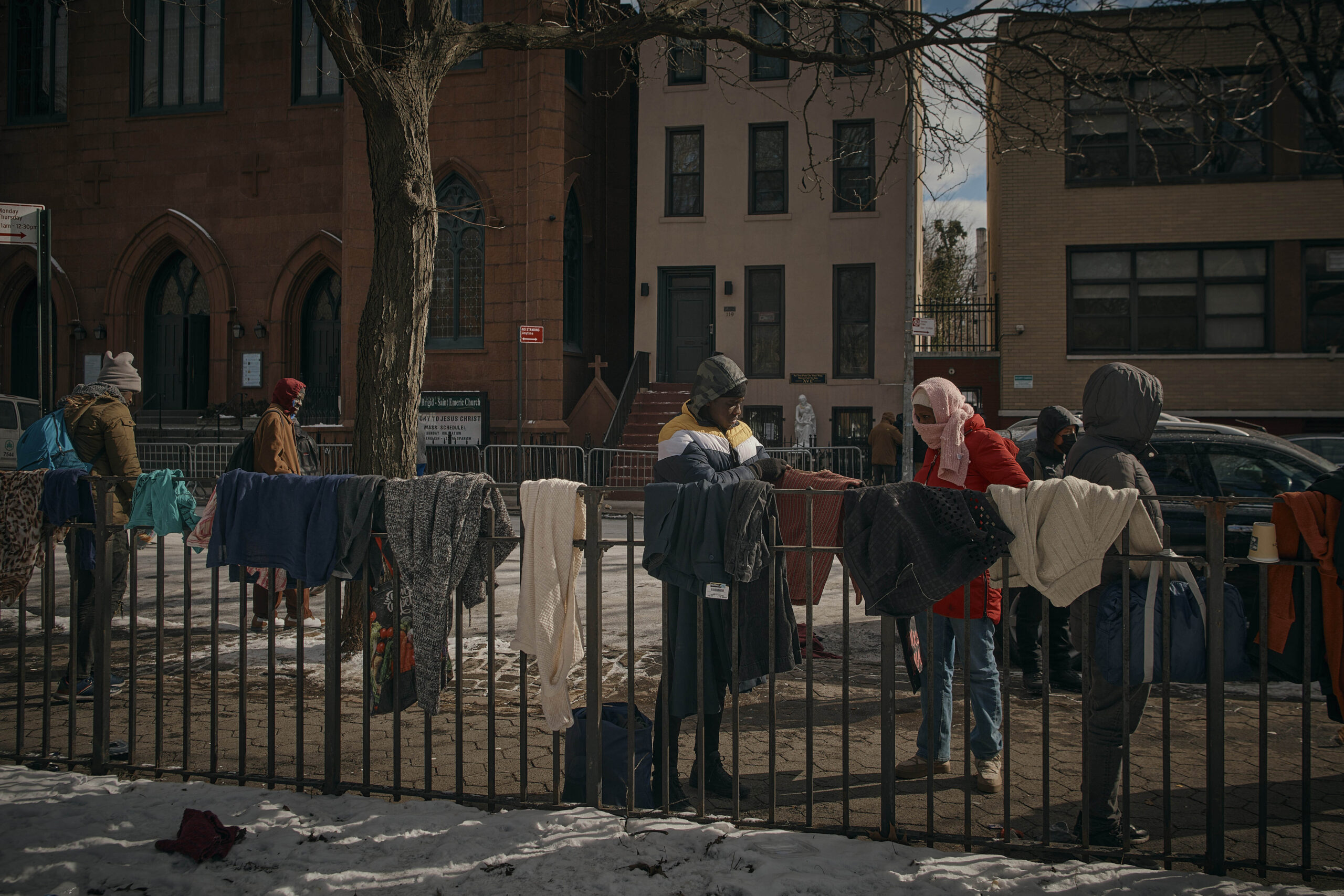 Mayor Adams agrees to cap ‘right to shelter’ stays for newly arrived migrants