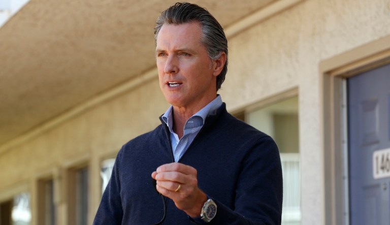 Newsom rolls out surveillance plan to crack down on Oakland crime with nearly 500 cameras