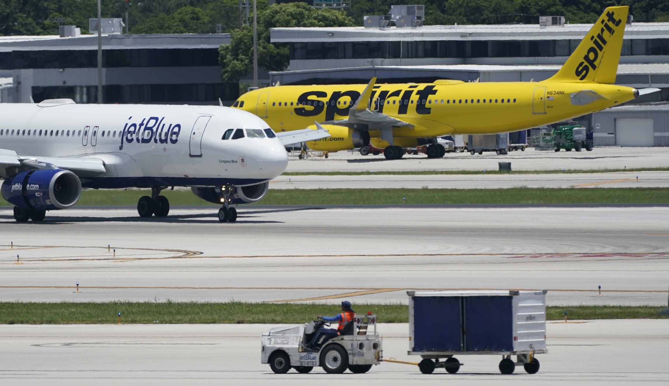 Spirit Airlines files for bankruptcy after failed merger with JetBlue