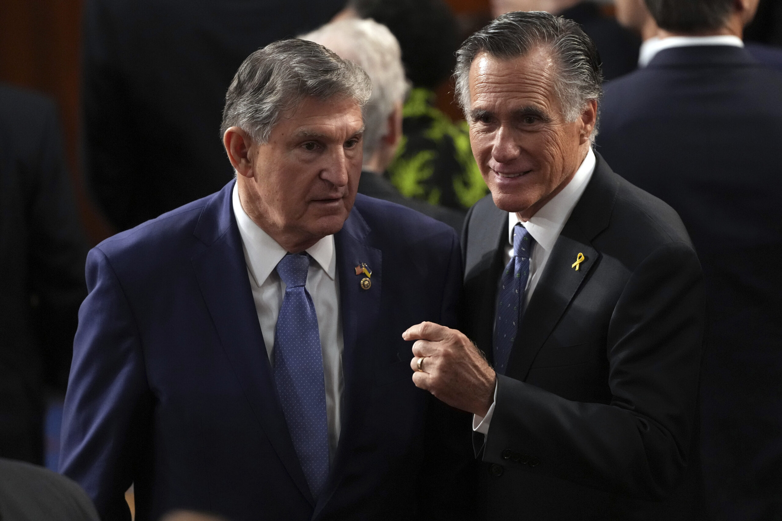 Manchin might shock Washington with last-minute effort to return