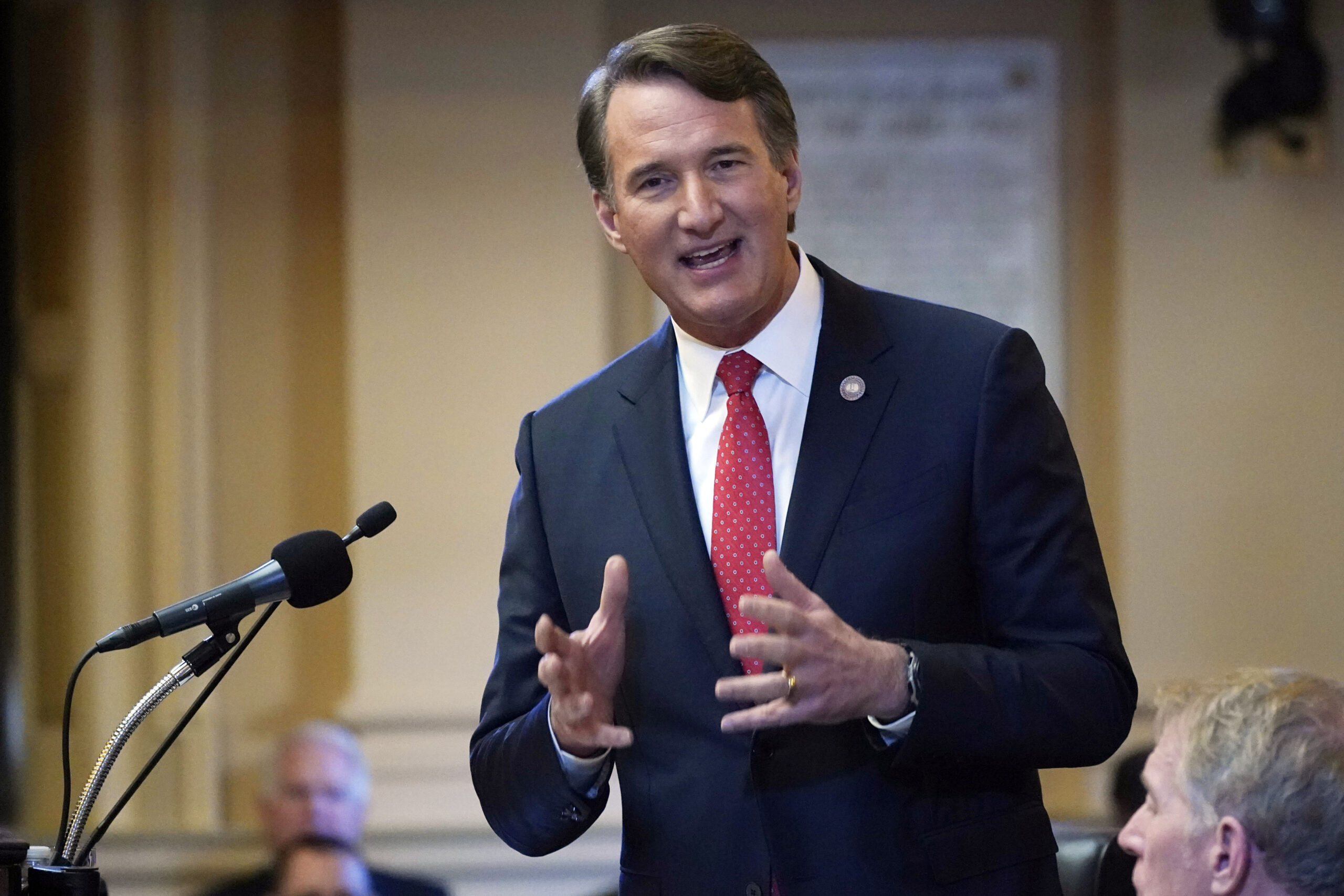 Youngkin vetoes Democrats’ proposed minimum wage increase