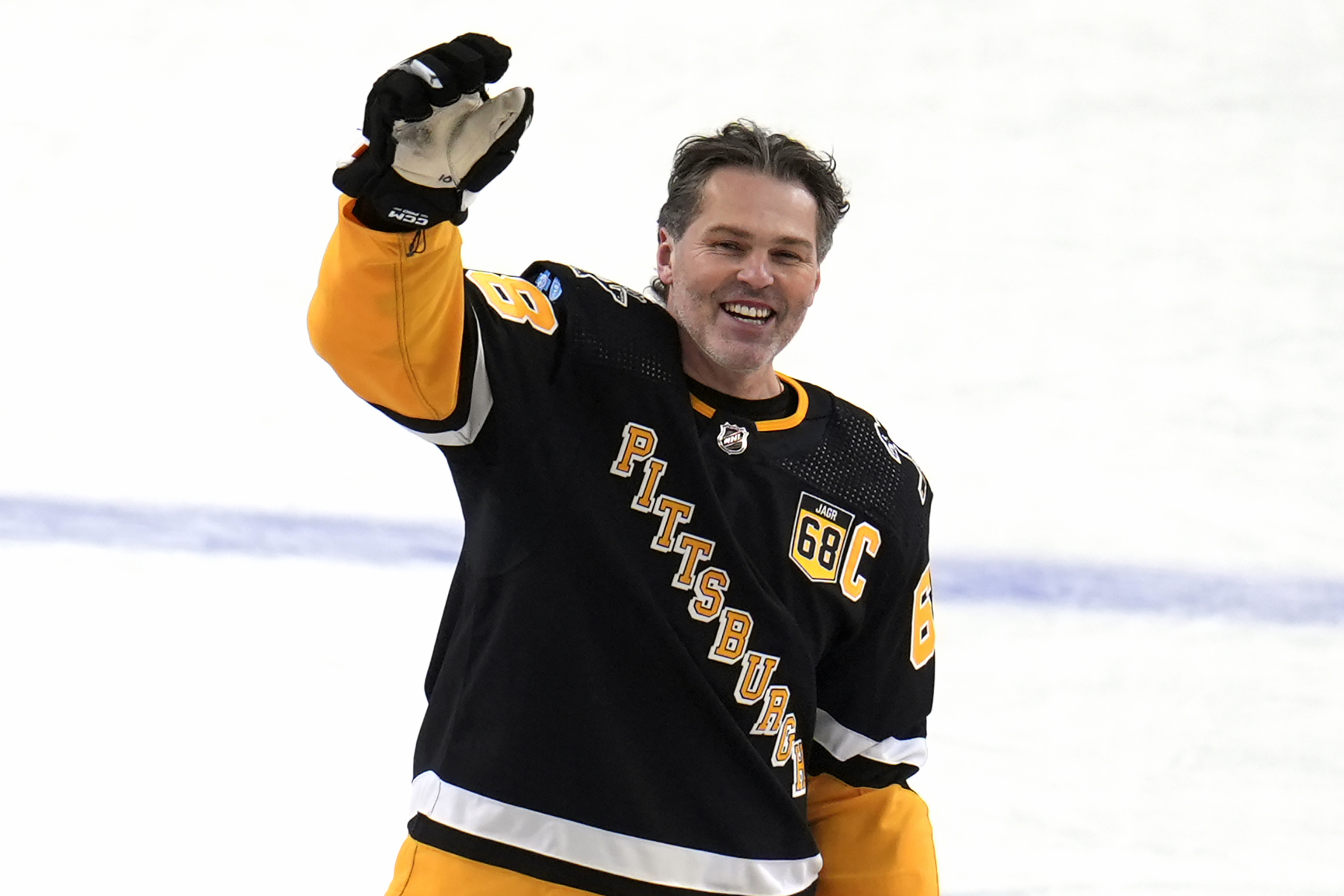 Bobbleheads of Penguins hockey legend stolen ahead of tribute