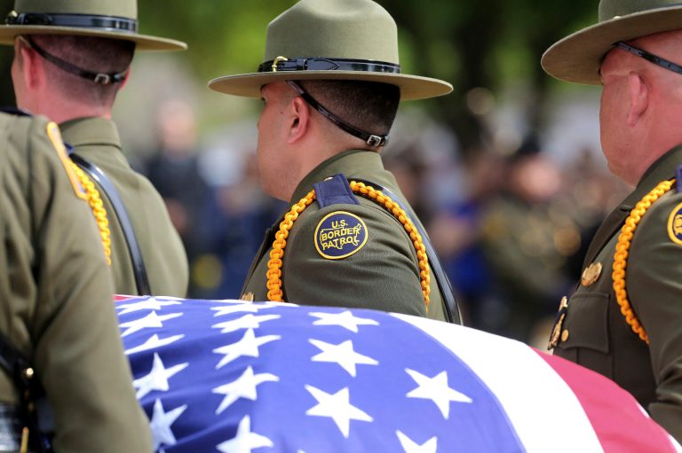 Record 3.2 million migrants to cross in, take US jobs