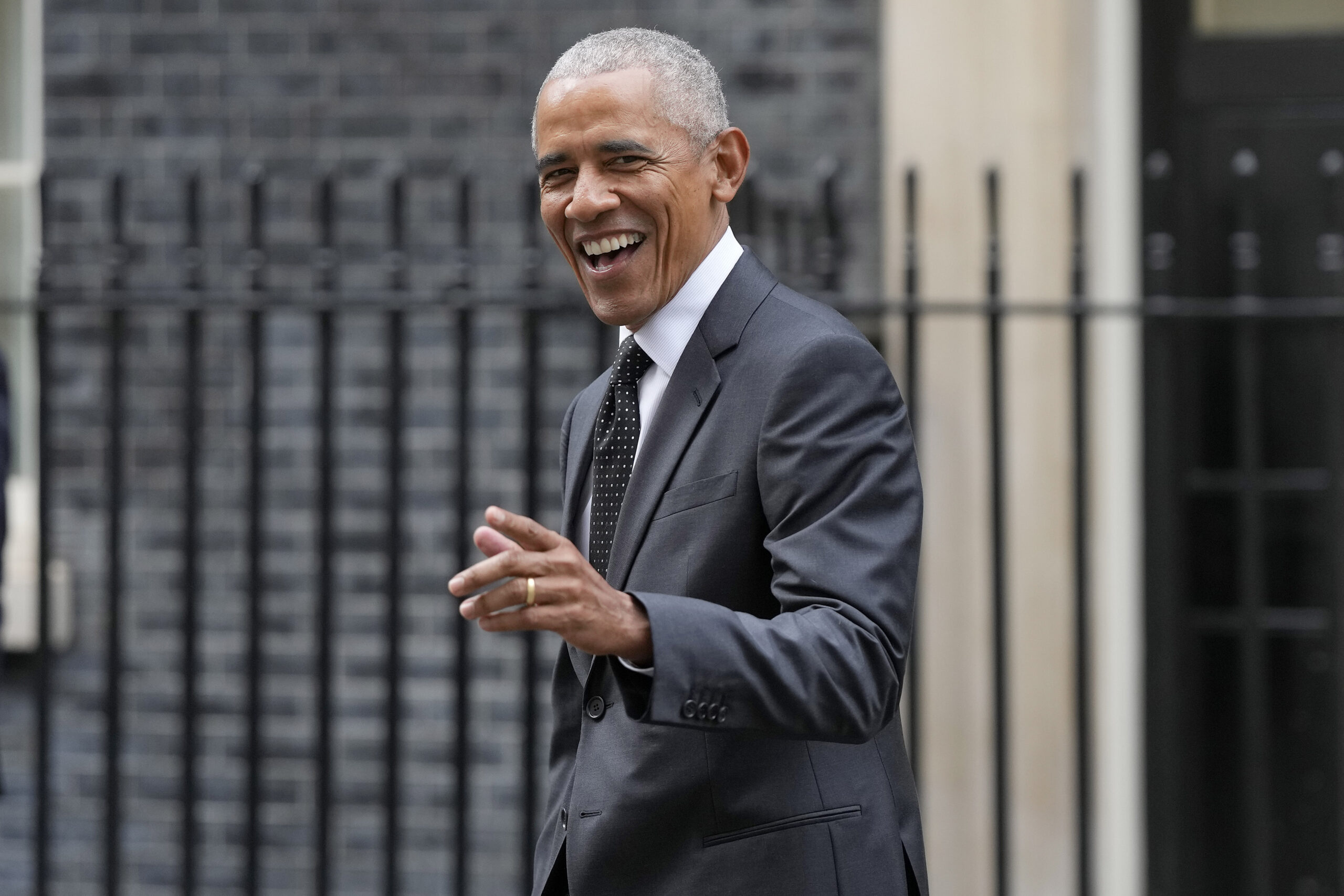 Barack Obama makes surprise appearance at Downing Street to meet with Rishi Sunak