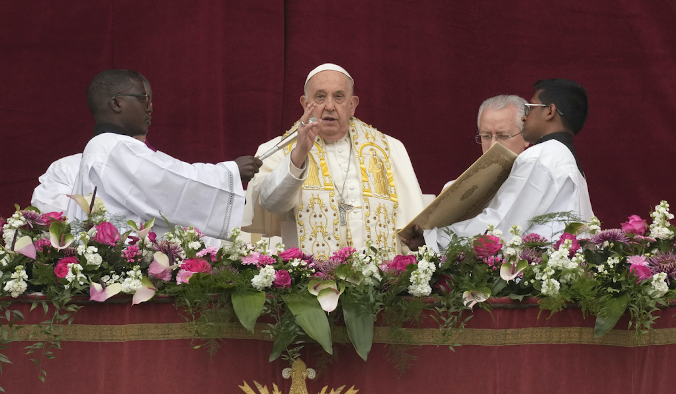 Pope Francis reaffirms stance on blessing married homosexual individuals