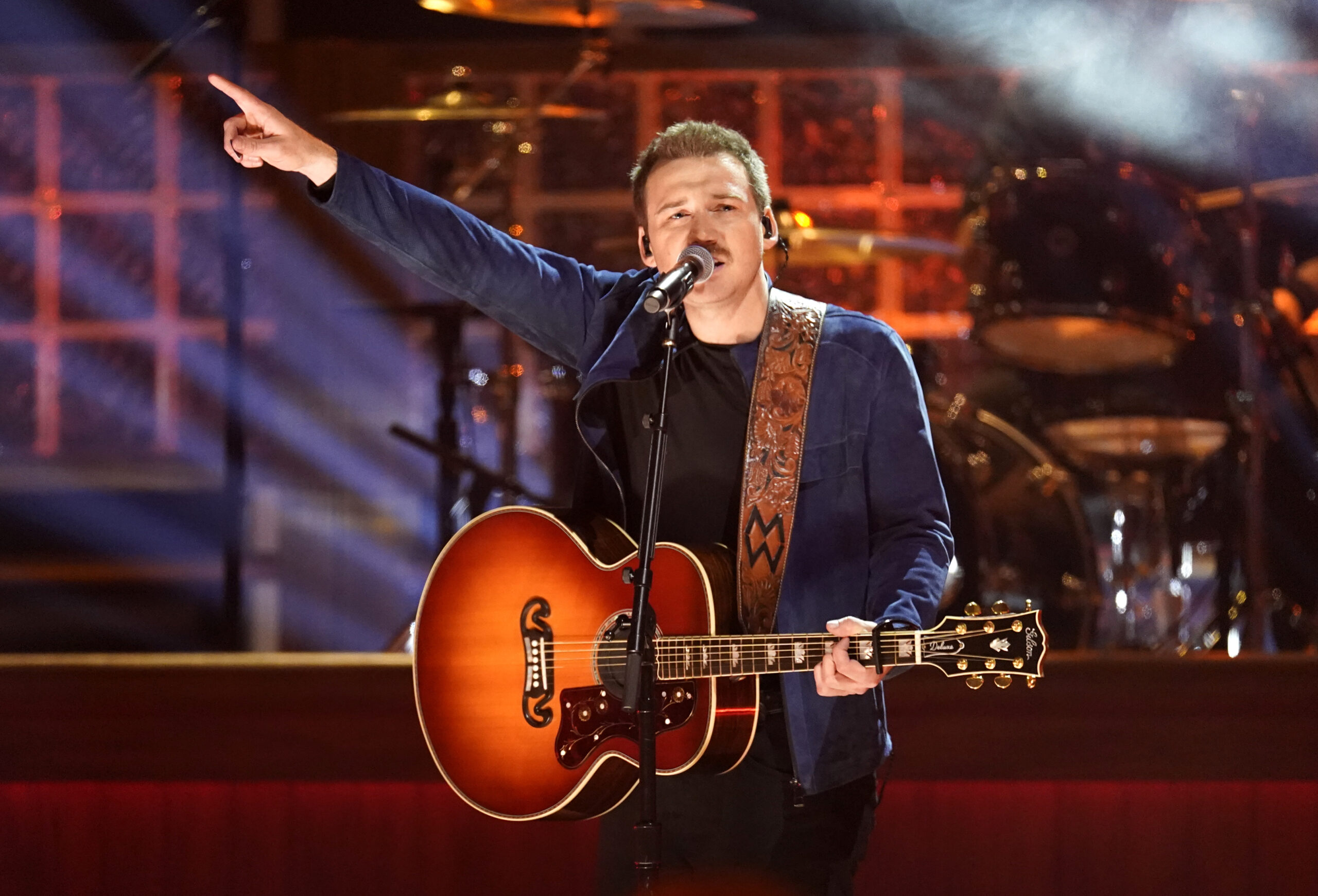 Country musician Morgan Wallen arrested after allegedly throwing chair off rooftop