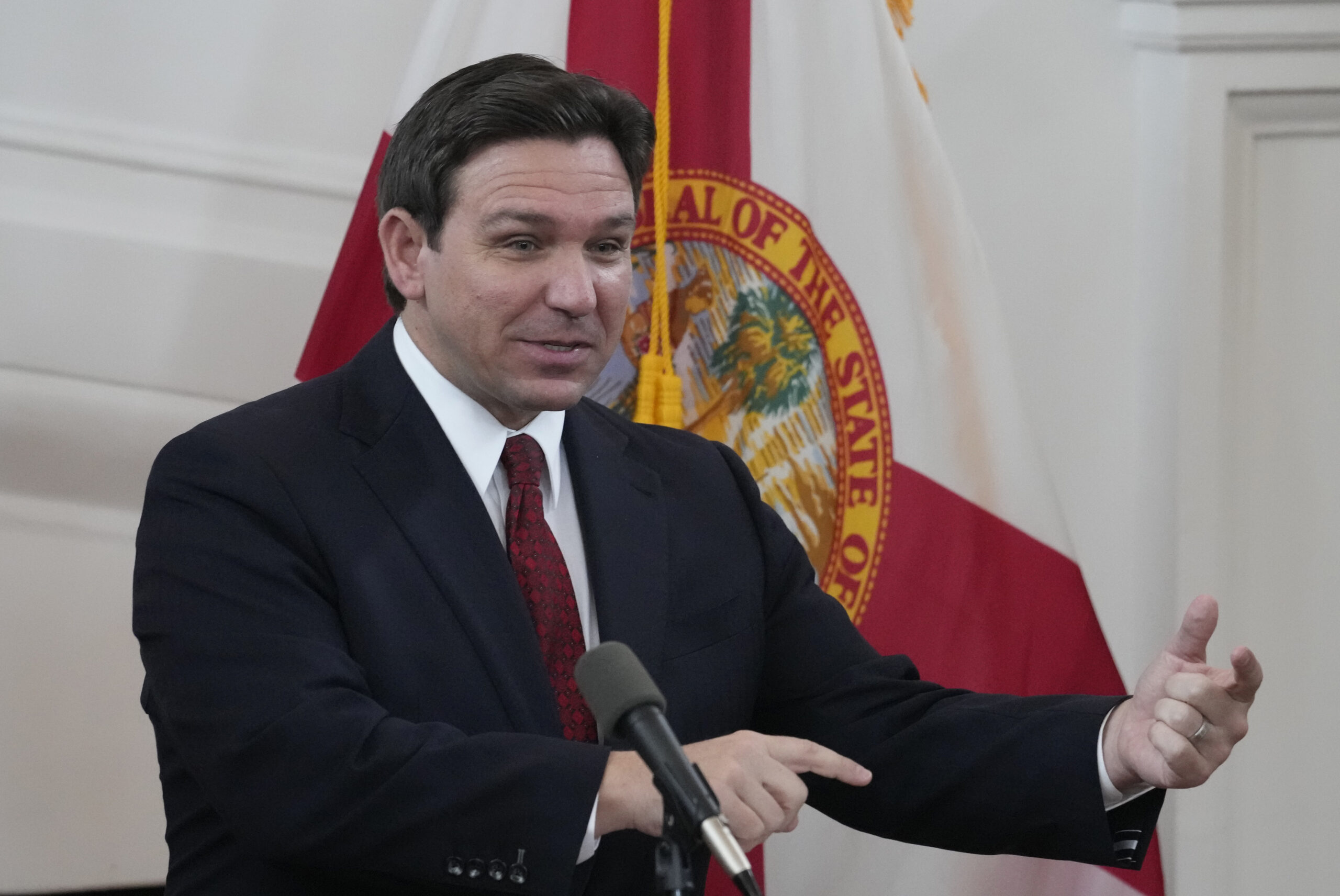 Florida bans local heat requirements for workers in effort to protect economy