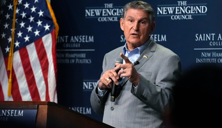 Manchin endorses pro-union Democratic mayor in bid to replace him