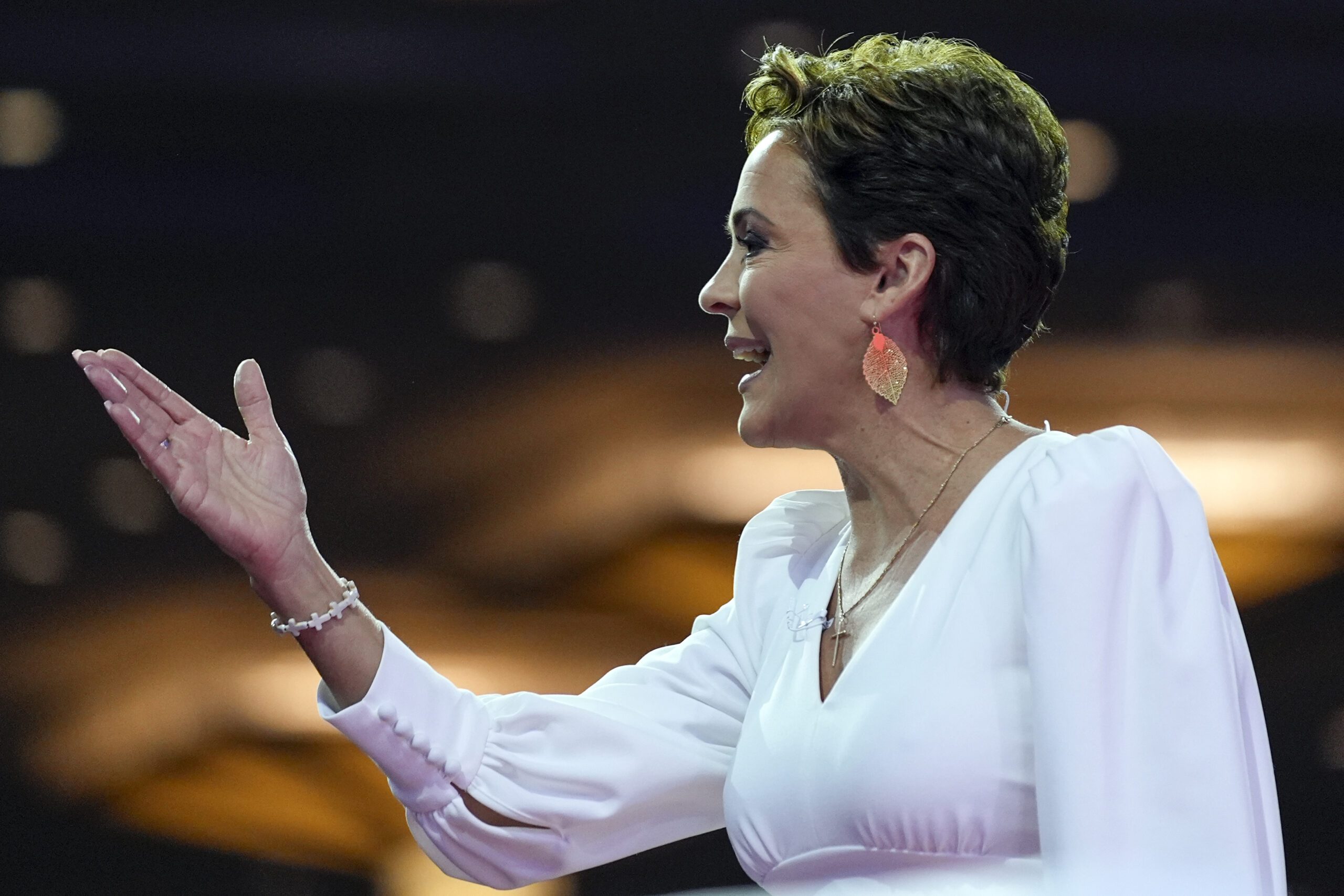 Kari Lake raises record haul at Mar-a-Lago fundraiser
