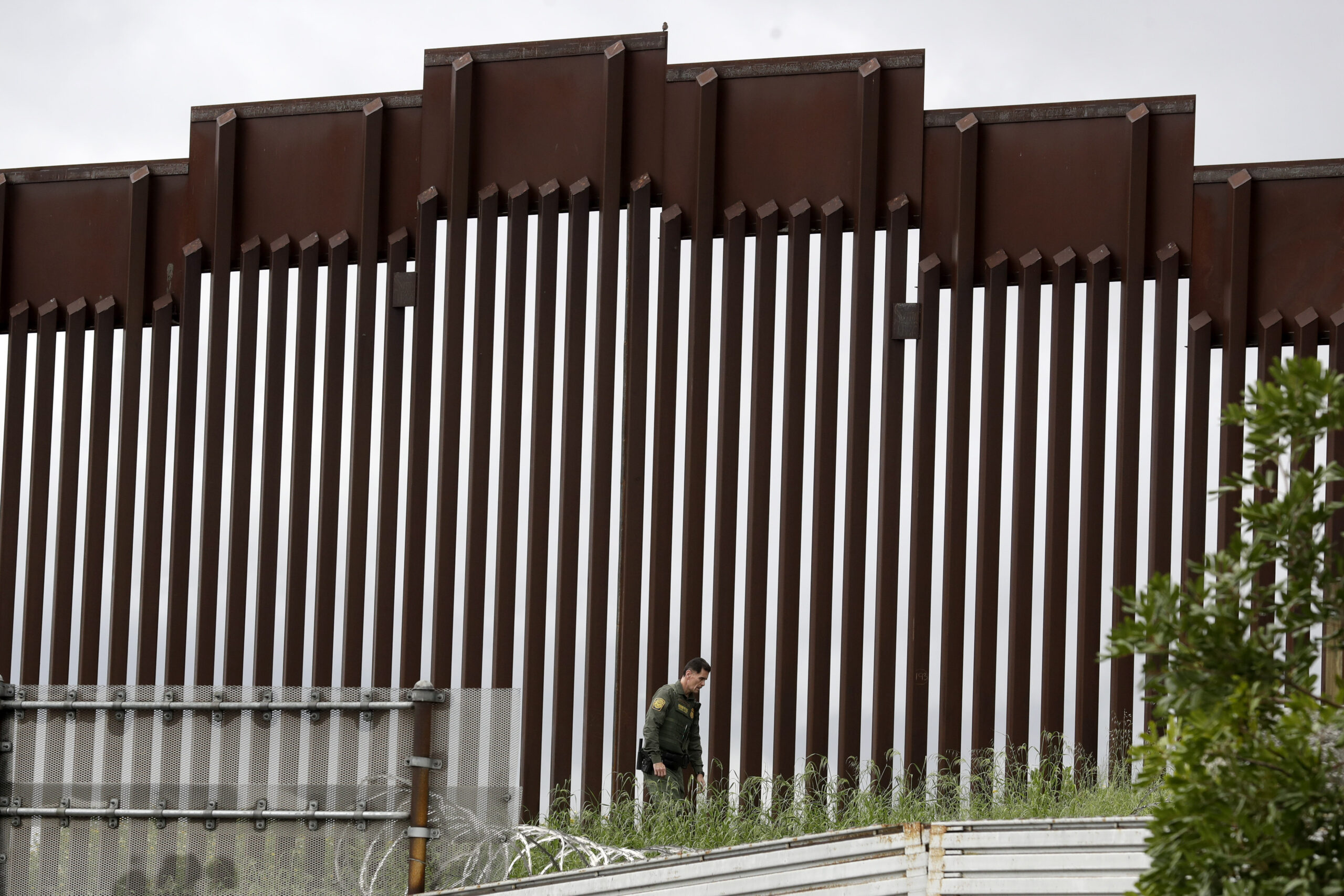 Fact check: Bad neighbor? New Mexico governor criticizes Texas for securing her border