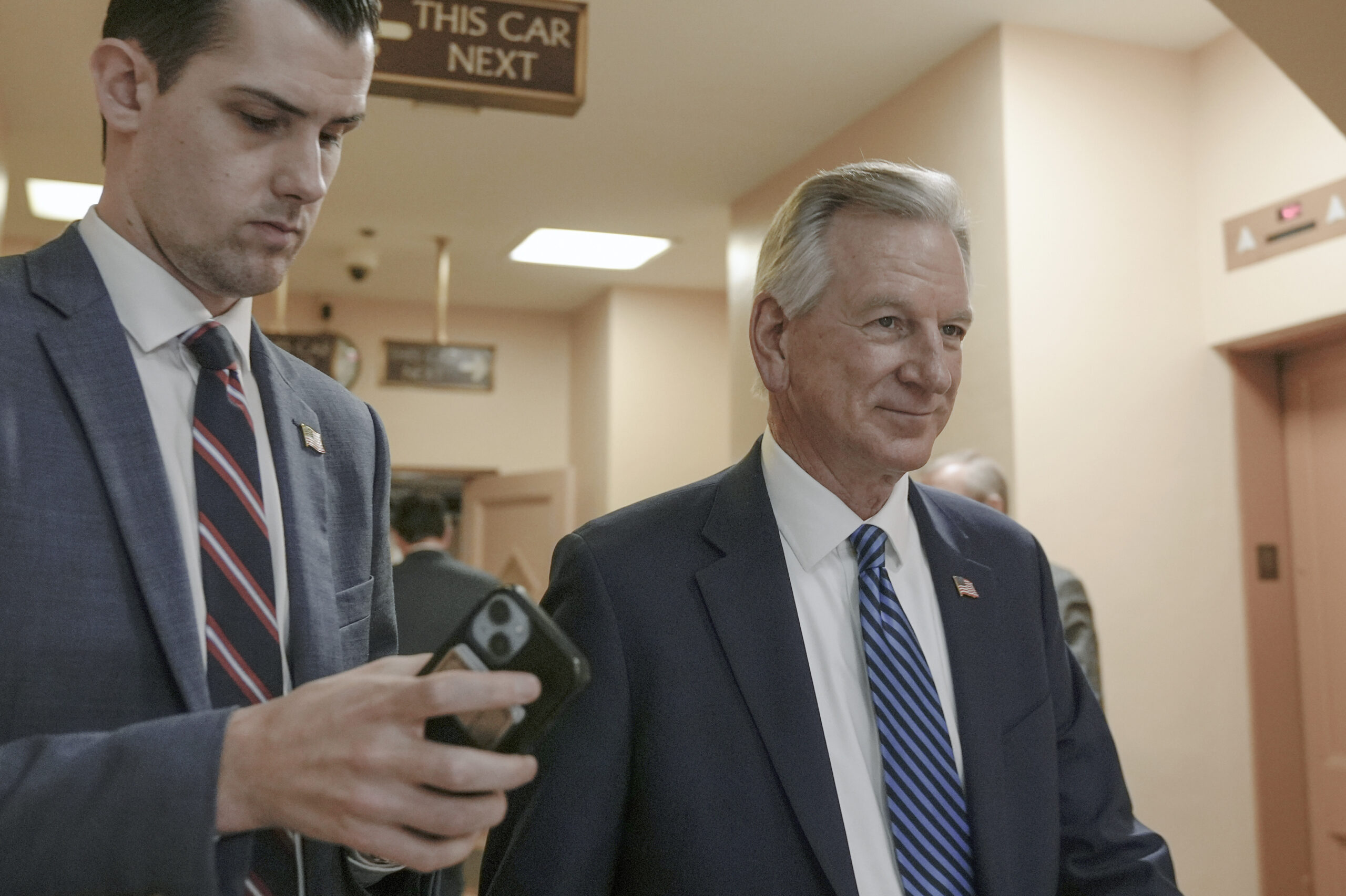 Tuberville suggests Ukrainian leaders are spending money US gives them on ‘beach houses all over the world’
