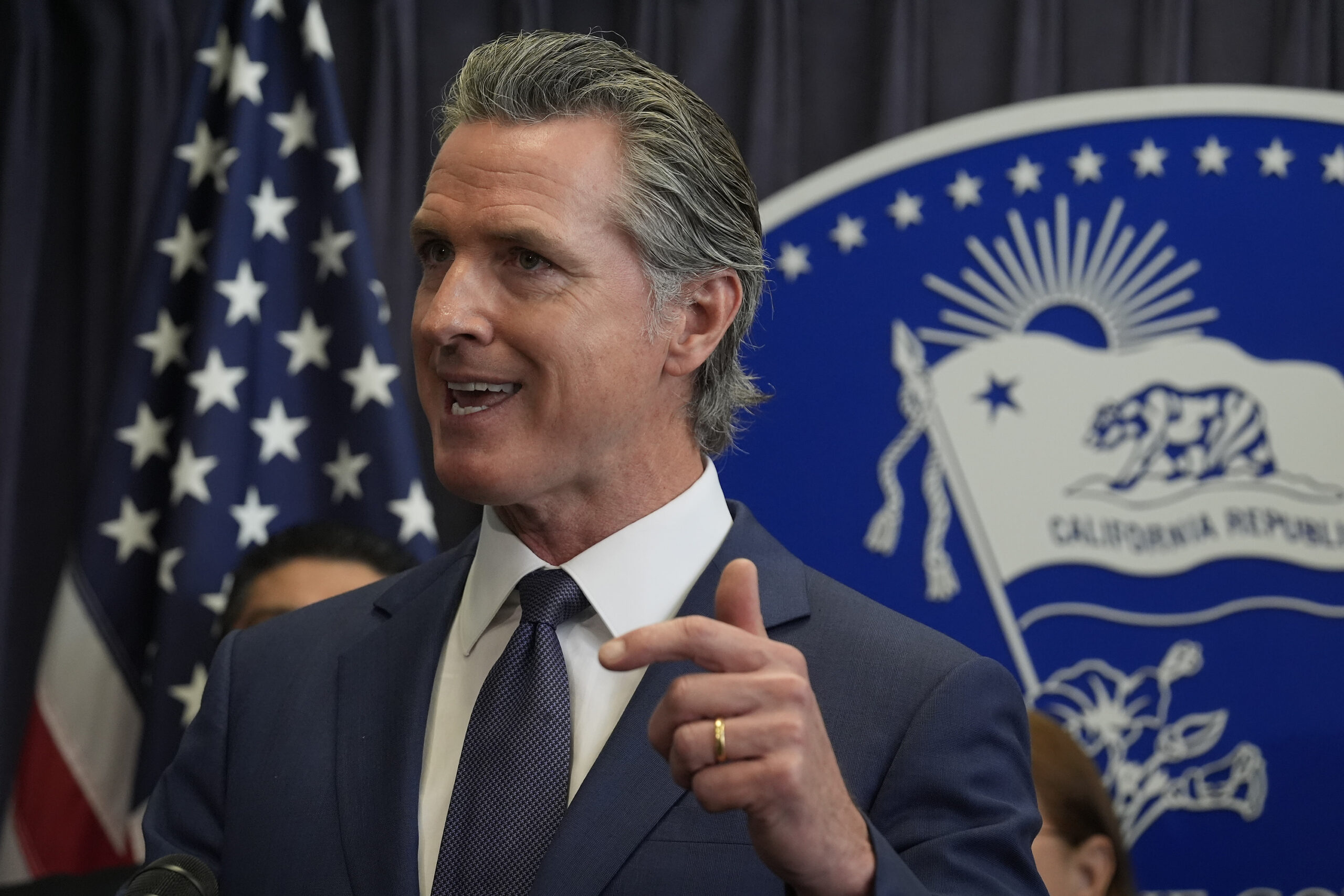 Newsom’s latest budget proposal falls $7 billion short, LAO says