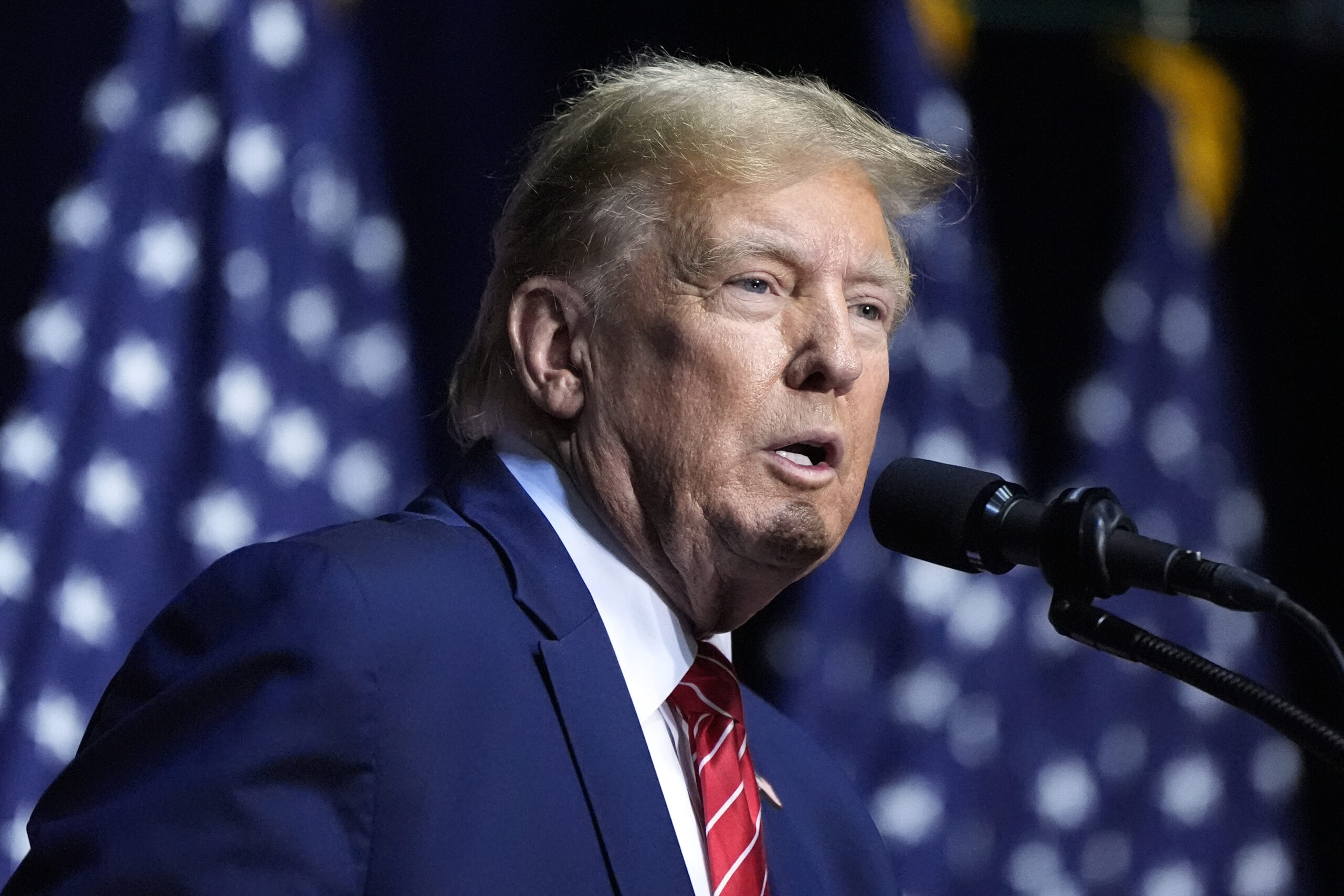 Trump pivots to general election with Midwest swing