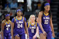 LSU skips national anthem ahead of anticipated NCAA Elite Eight matchup