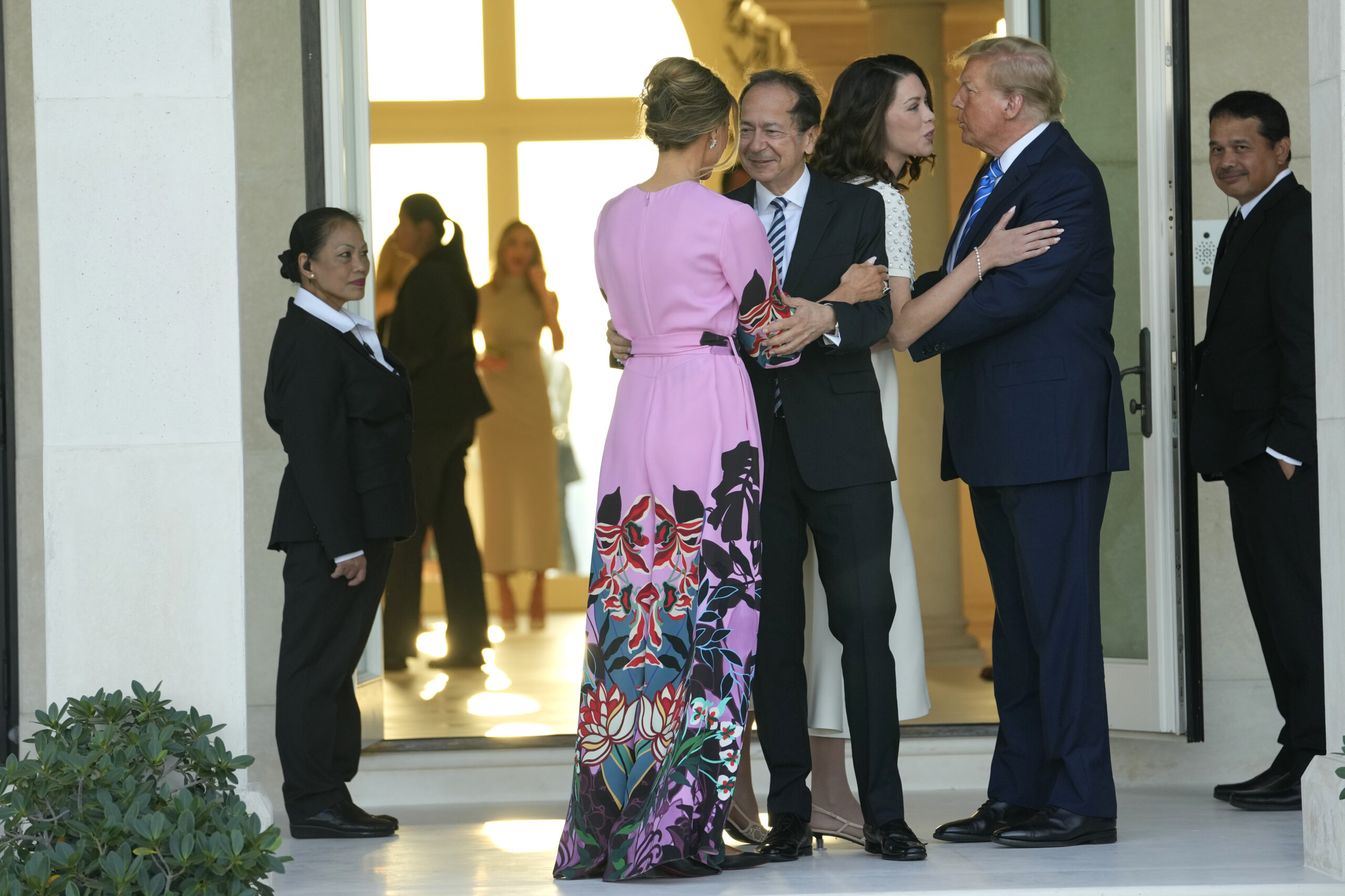 Trump vows to extend tax cuts to billionaires during high-dollar fundraiser