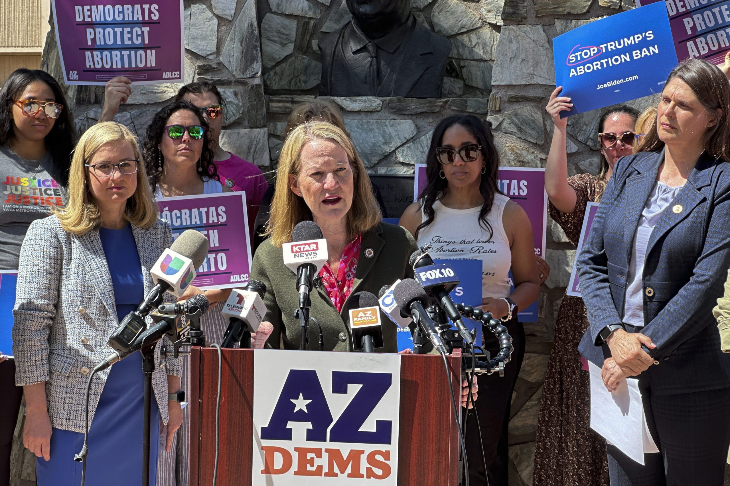 Democrats spy an opportunity in Arizona