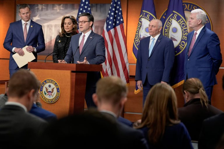 House overcomes first hurdle for FISA legislation after conservative revolt