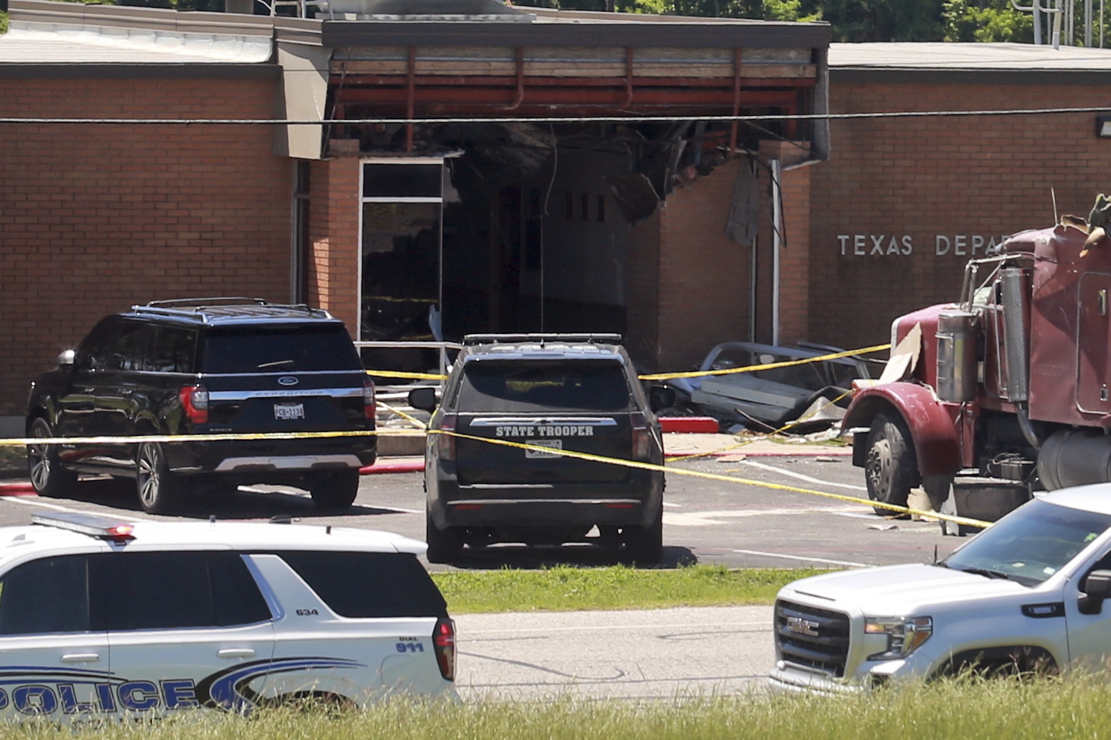 Semitruck slams into Texas DPS facility after driver denied commercial driving license
