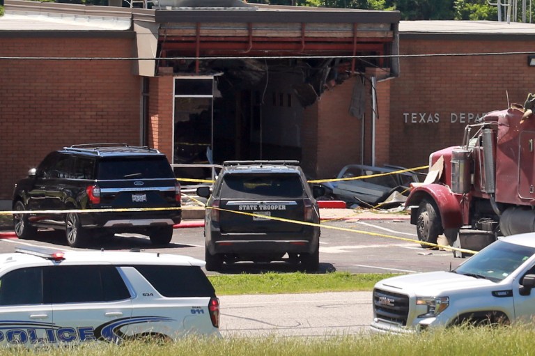 Semitruck slams into Texas DPS facility after driver denied commercial driving license Semitruck slams into Texas DPS facility after driver denied commercial driving license