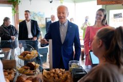 Biden White House hosts DC official who praised antisemite despite reported invite ban