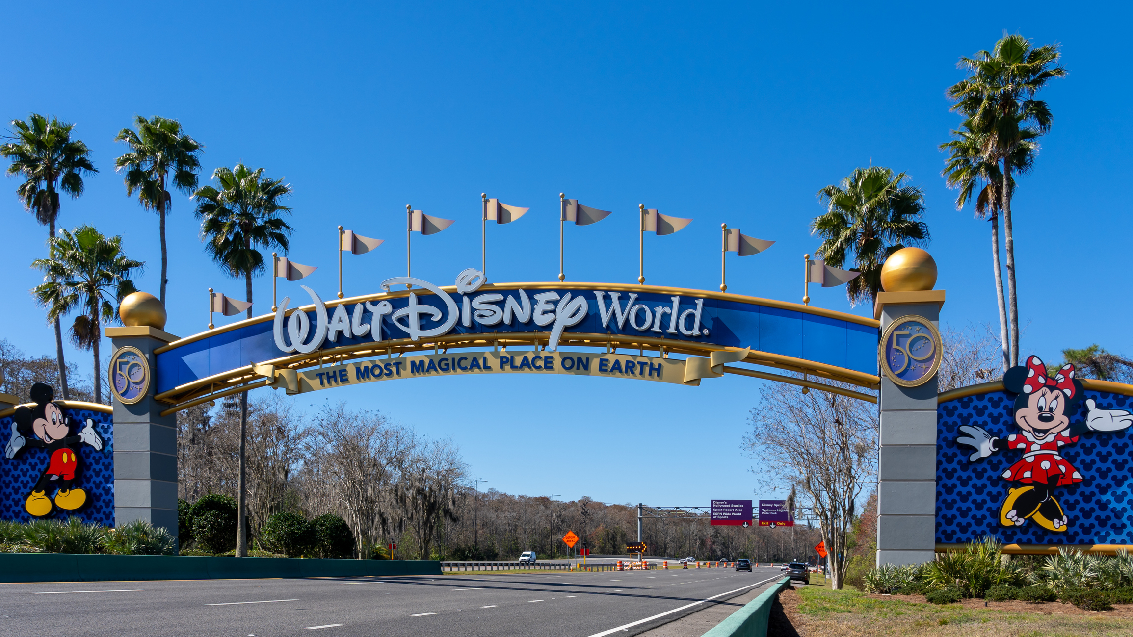 Father complains about Snow White performer as a ‘man dressed in drag’ at Walt Disney World restaurant: Report