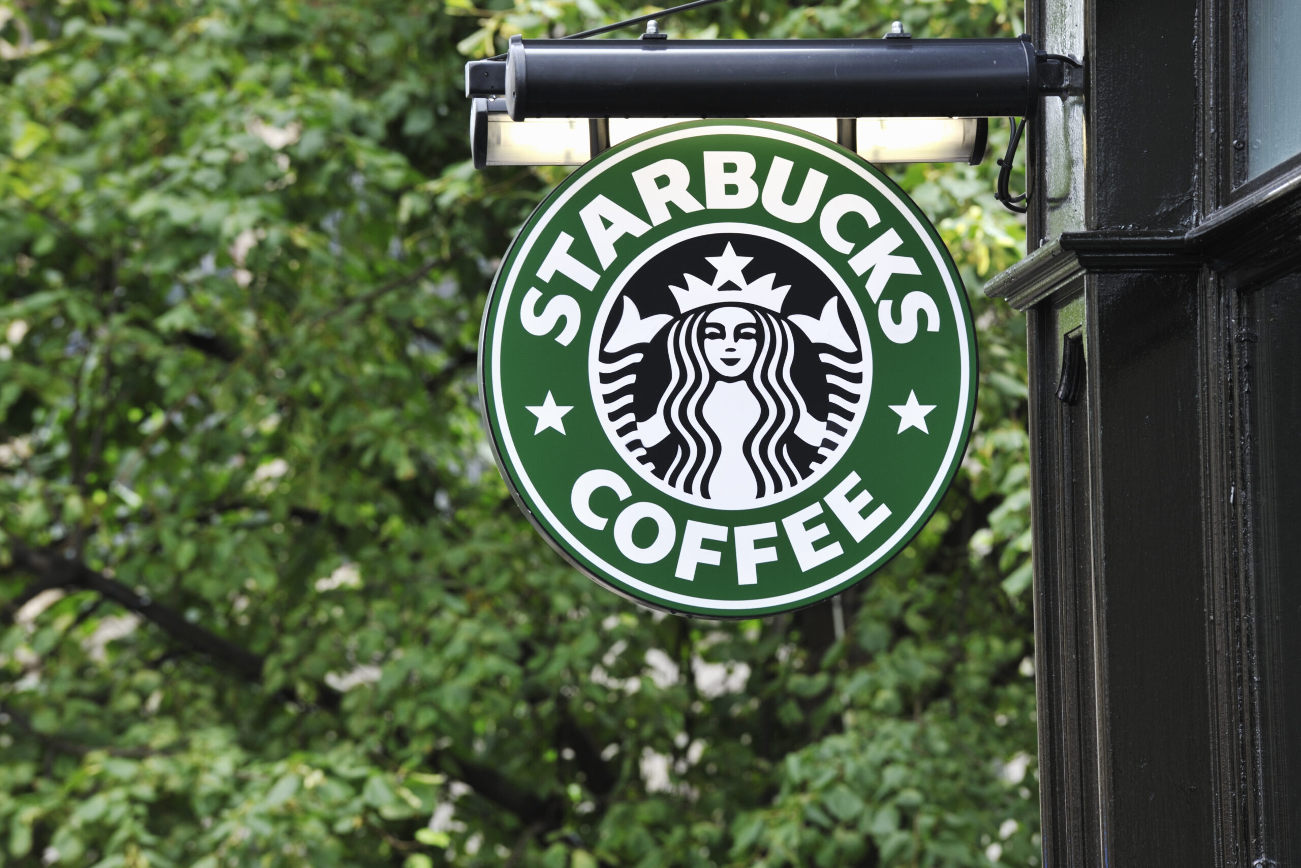 Starbucks debuts cups with 20% less plastic