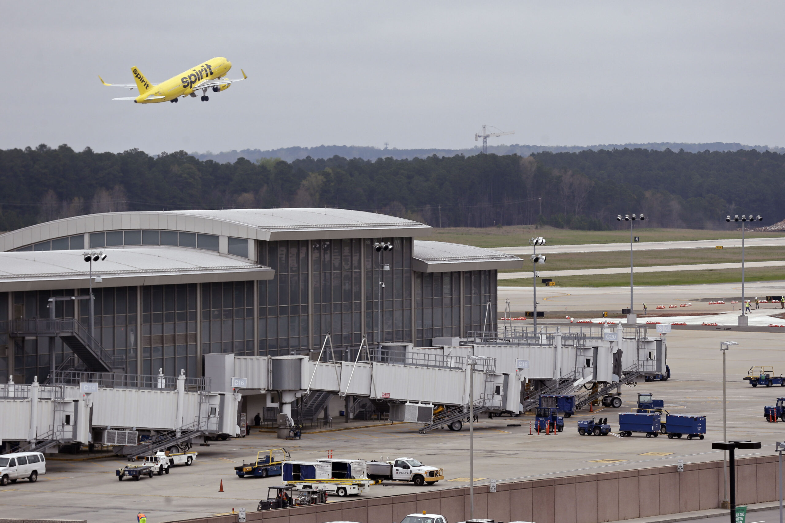 Two North Carolina airports used in migrant relocation