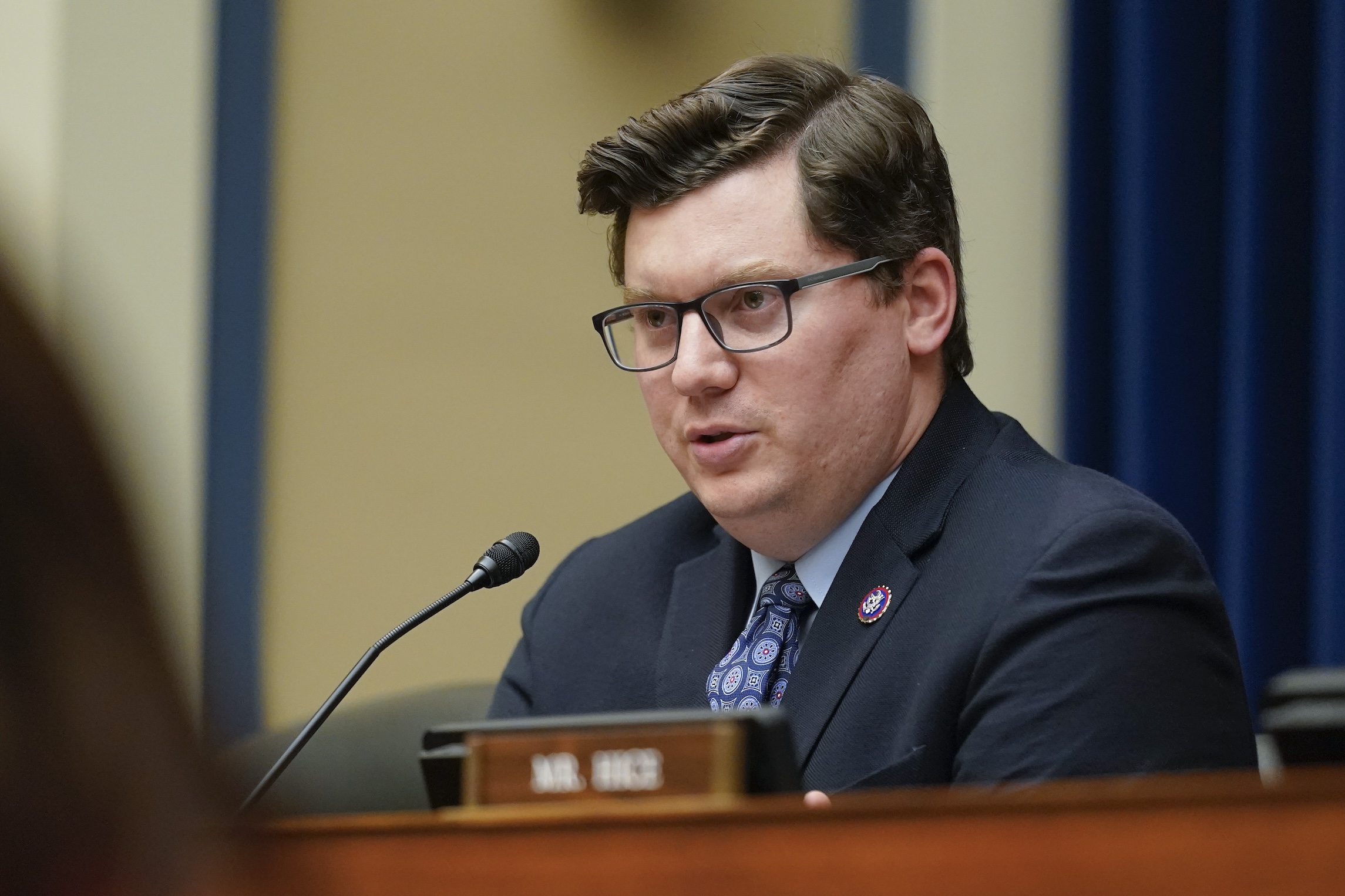 Republican’s surprise decision invokes GOP free-for-all in House district Democrats hope to compete in