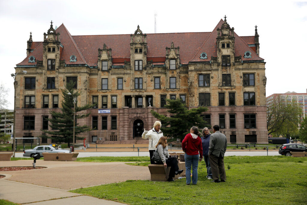 St. Louis fails in bid to levy income taxes on remote workers