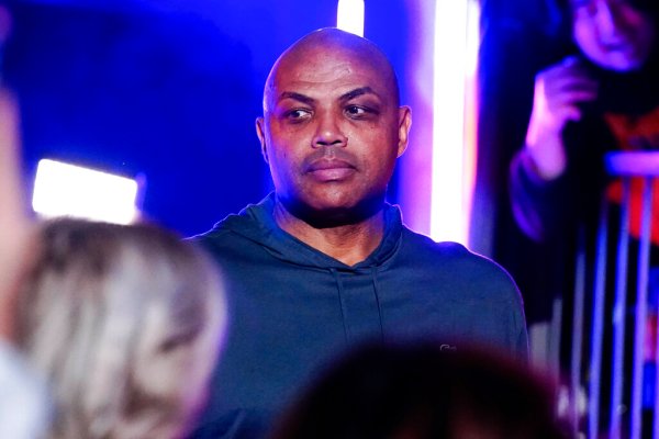 Charles Barkley laments ‘girls hating on Caitlin Clark’