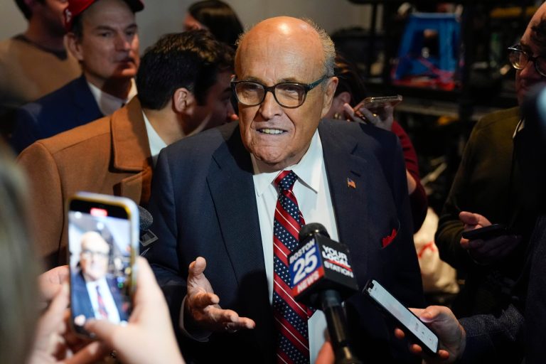 Giuliani asks fans to call radio station in wake of his firing