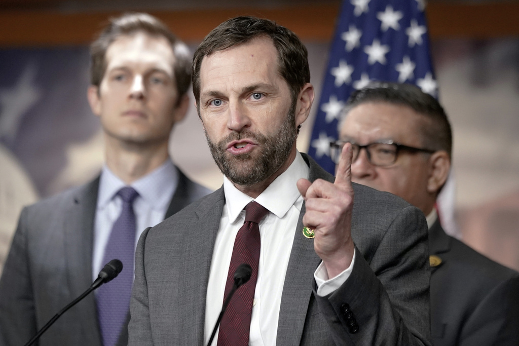 ‘Seditious six’ Democrats who urged troops to disobey illegal orders contacted by DOJ, Jason Crow says