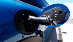 As Illinois subsidizes EV industry, auto analyst says gas-powered engines here to stay