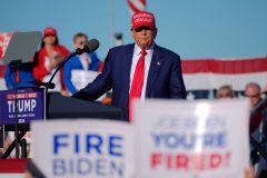 Trump’s trimmed-down campaign has swing state operatives worried