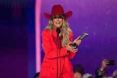 Country star Lainey Wilson claims work ethic comes from ‘long line of farmers’