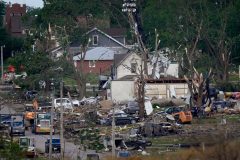 Iowa governor visits town after EF-3 tornado caused ‘gut-wrenching’ devastation