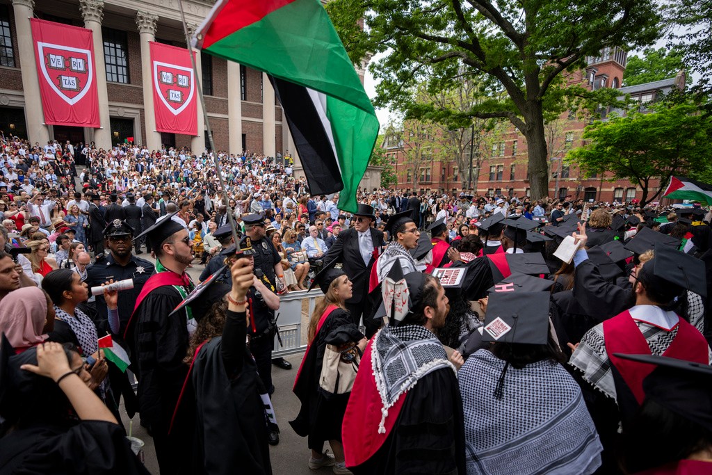 Harvard learns to hold its tongue