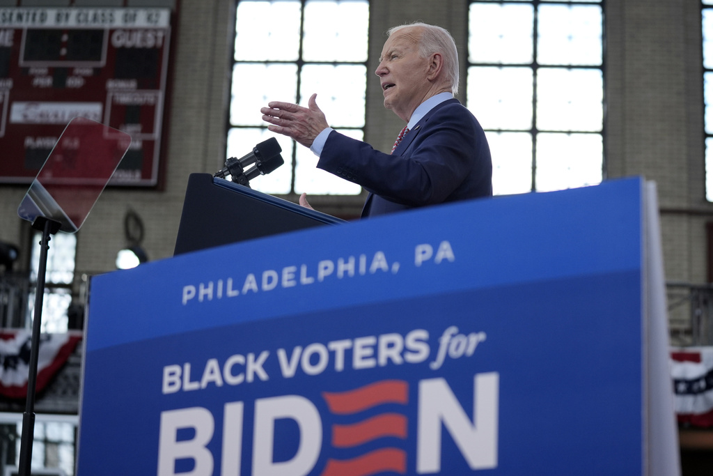 Biden resorts to cringeworthy race pandering