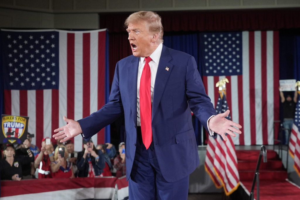 Breaking news: No one cares about a porn star payoff