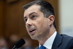 Pete Buttigieg demands Trump fire Waltz after war plan ‘screw-up’
