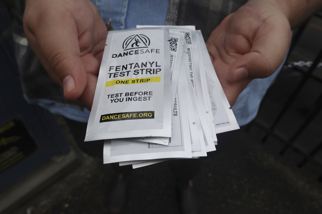 Kits to test drugs for fentanyl in New York could soon accompany Narcan