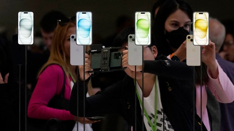 Preparing for a heat wave: How to protect your phone from high temperatures