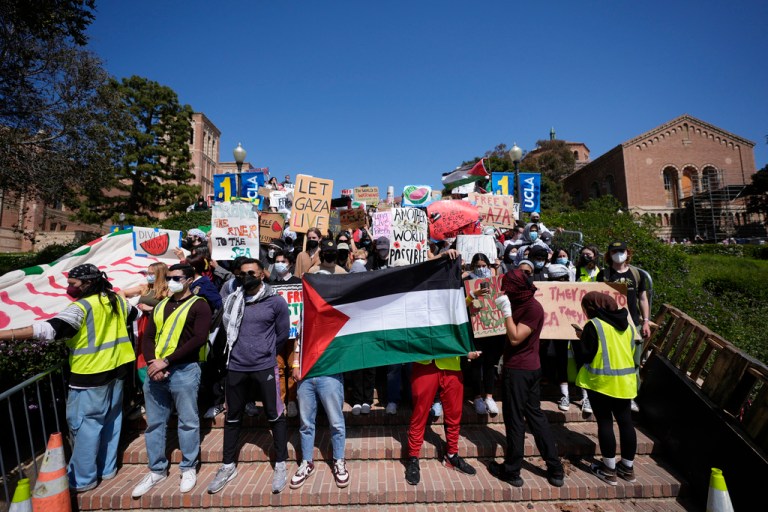 UCLA doesn’t mind if antisemites block Jewish students from classes