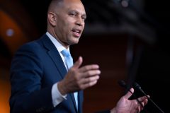 Hakeem Jeffries decries Byron Donalds ‘outlandish’ Jim Crow comments about black families