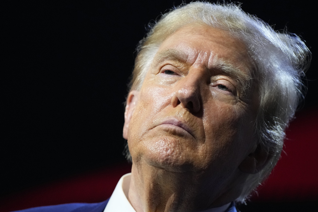 DNC billboard attack ad to greet Trump as ‘convicted white-collar crook’ in Nevada