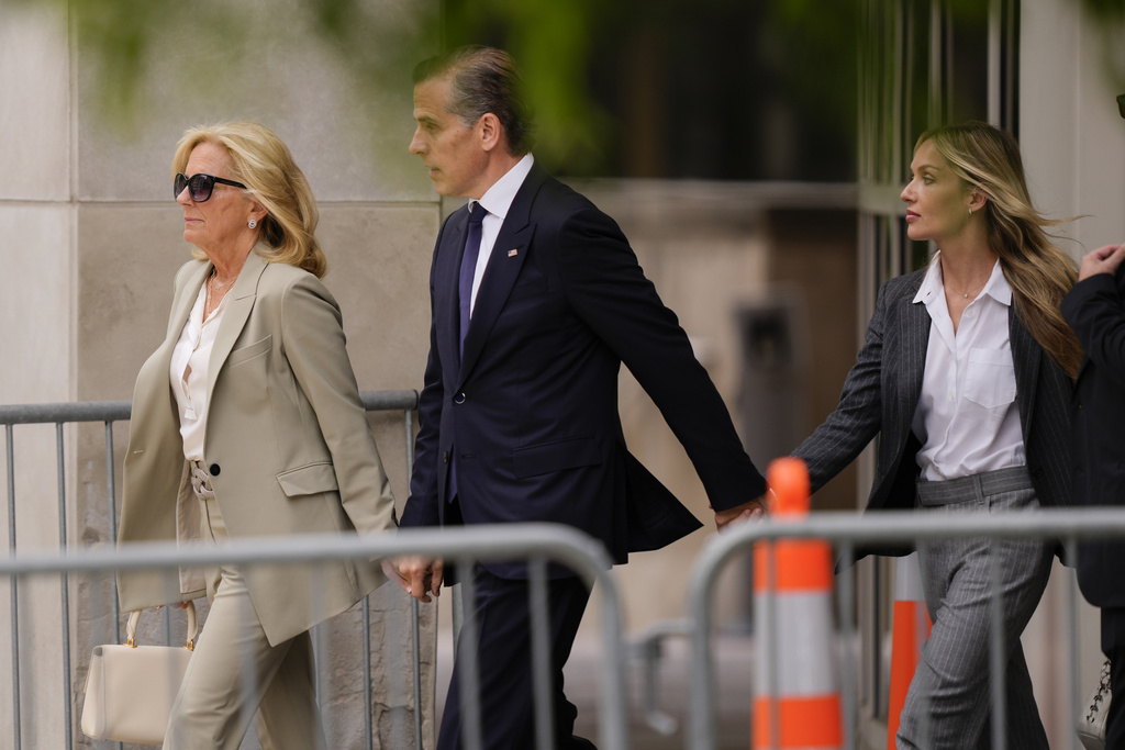 Hunter Biden DC law license suspended after guilty verdict