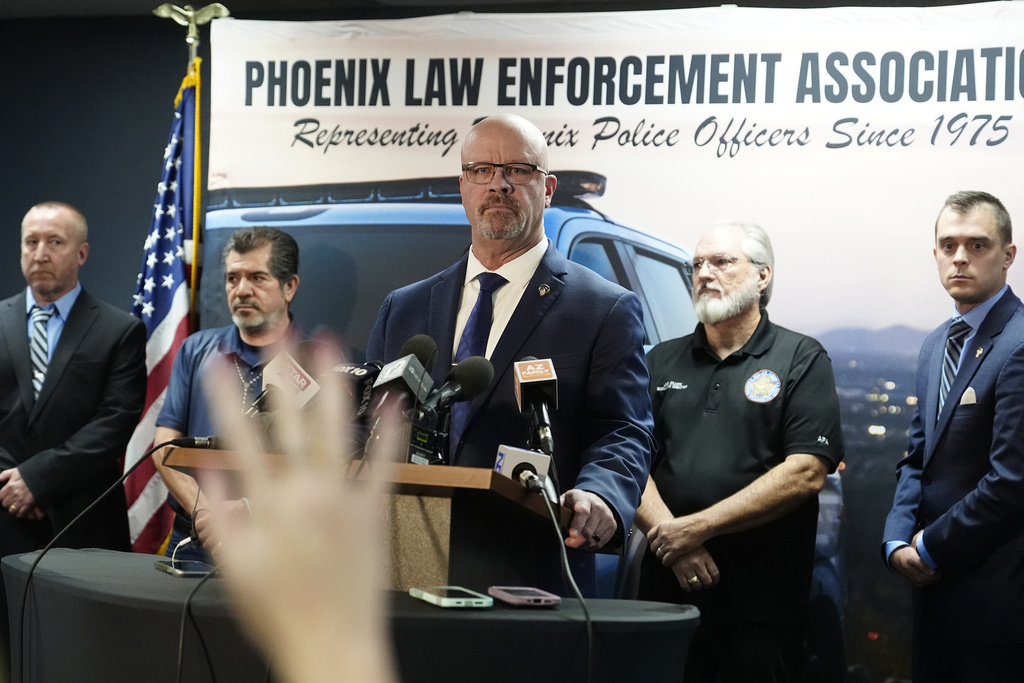 DOJ reprimands Phoenix police in first-of-its-kind report
