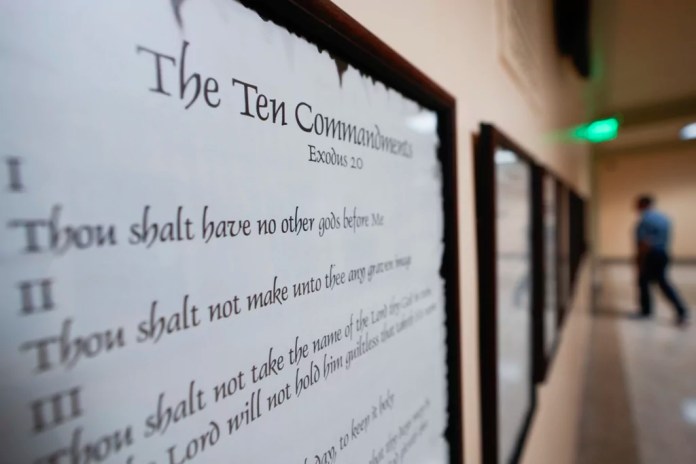 What religion do the Ten Commandments establish?